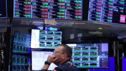 Hisseler D&uuml;ş&uuml;nce Milyar Dolarlar Kazandılar