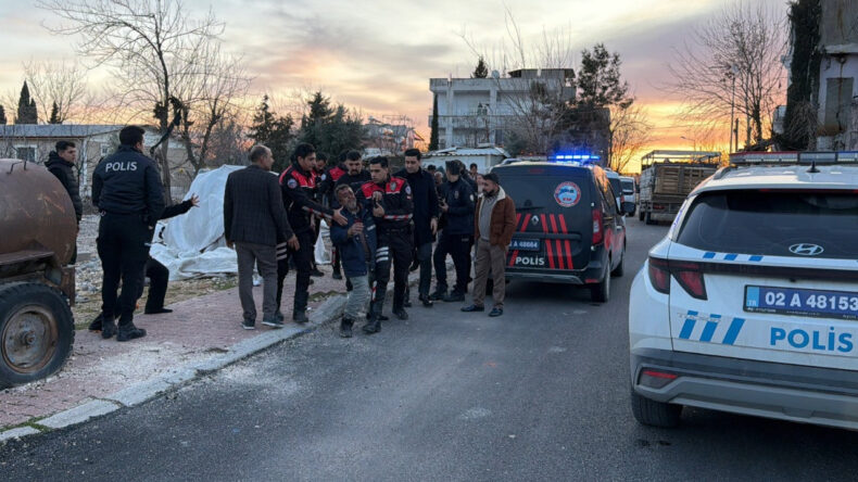 İki Aile Arasında Taşlı Sopalı Kavga: 2 Yaralı, 10 G&ouml;zaltı