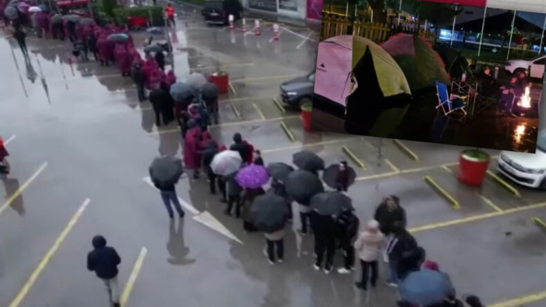 İndirim İçin Yağmur Altında Sabaha Kadar Beklediler