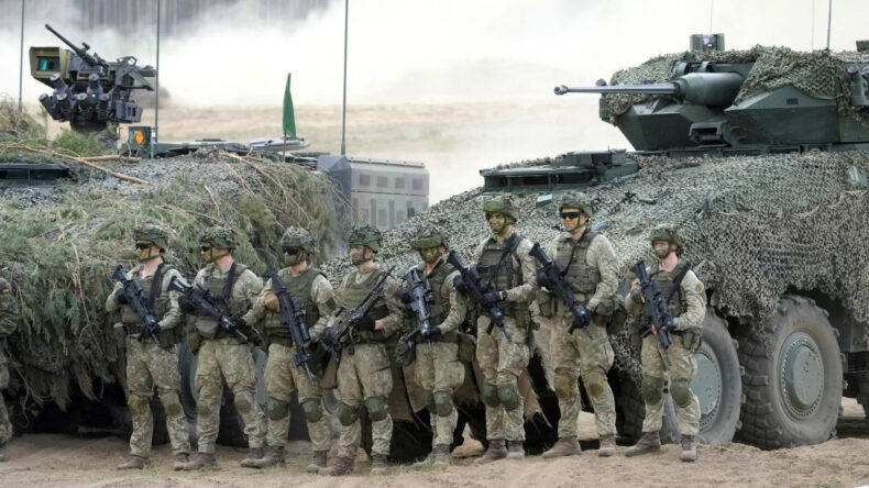 İngiltere ve Almanya'dan Birlikte 'Yeniden Silahlanma' &Ccedil;ağrısı