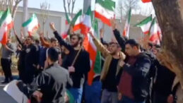 İran'da Protestolar Yeniden Patlak Verdi: &Uuml;niversite &Ouml;ğrencileri Sokaklarda