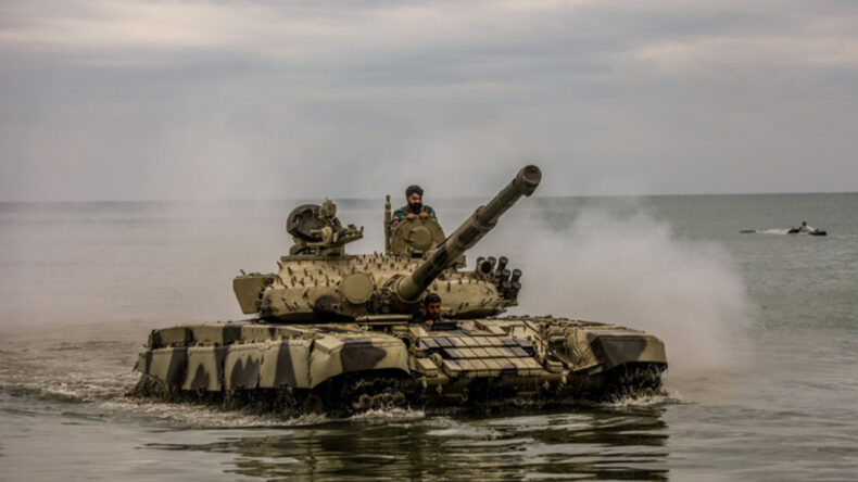 İran'dan H&uuml;rm&uuml;z'de ABD'ye G&ouml;zdağı