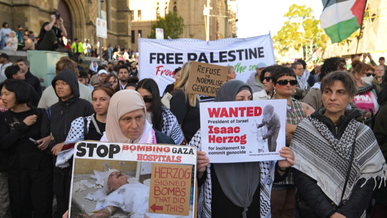 İsrail Cumhurbaşkanı'na Y&ouml;nelik Protesto Tırmandı