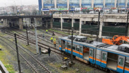 İstanbul'da Metro Raydan &Ccedil;ıktı