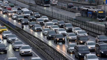 İstanbul'da Trafik Sorunları Devam Ediyor