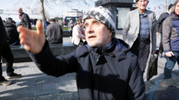 İstanbul'un merkezi Emin&ouml;n&uuml;'nde AKP'li vekile tepki: "Hakkımı helal etmiyorum"