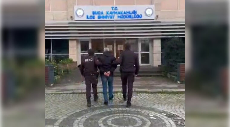 İzmir'de Firari İki H&uuml;k&uuml;ml&uuml; Yakalandı