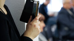 Kadınları Gizlice Videoya &Ccedil;ekerek Para Kazanıyorlar