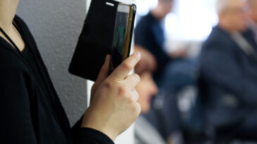 Kadınları Gizlice Videoya &Ccedil;ekerek Para Kazanıyorlar