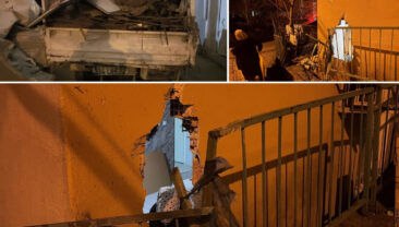 Kamyonetin &Ccedil;arptığı Evde Tuğlaların Altında Kaldı