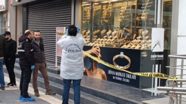Kar Maskeli Soyguncular Bir Kişiyi Vurarak Altınları &Ccedil;aldı