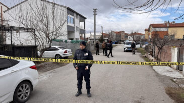 Karısını Av T&uuml;feğiyle Vurup Ka&ccedil;tı