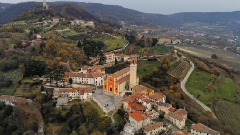 Kasabada İlgin&ccedil; İş İlanı: 'K&ouml;t&uuml; Koku Uzmanları' Aranıyor