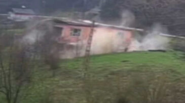 Kastamonu'da Heyelan İki Katlı Evi Yıkıma Uğrattı