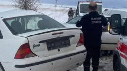 Kayseri'de İki Ara&ccedil; &Ccedil;arpıştı: 1 &Ouml;l&uuml;, 1 Yaralı