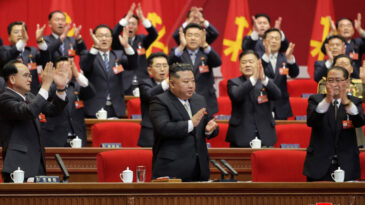 Kim Yeniden Se&ccedil;ildi, Eski Kadro Tasfiye Edildi