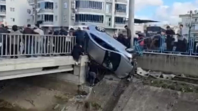 Köprüde Asılı Kalan Araç Kazası