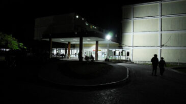 Kriz B&uuml;y&uuml;yor: Tekneye M&uuml;dahale, D&ouml;rt &Ouml;l&uuml; Var