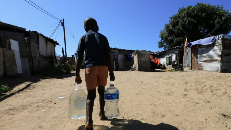 Kuraklıkla M&uuml;cadelede &Ccedil;arpıcı İnovasyon: &Ccedil;&ouml;l Ortamında Su &Uuml;retebiliyor