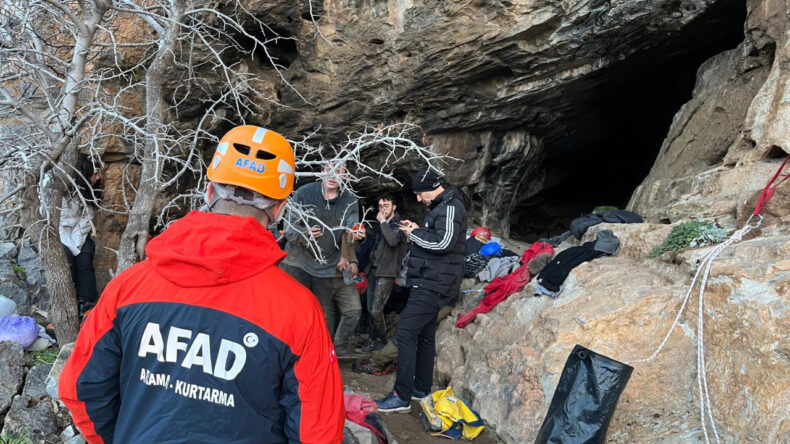 Mağarada D&uuml;şen Kişi İ&ccedil;in Kurtarma &Ccedil;alışması Başlatıldı