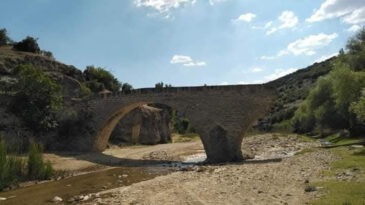 Manisa'daki Saklı Hazine Yeniden G&uuml;n Y&uuml;z&uuml;ne &Ccedil;ıkmayı Bekliyor