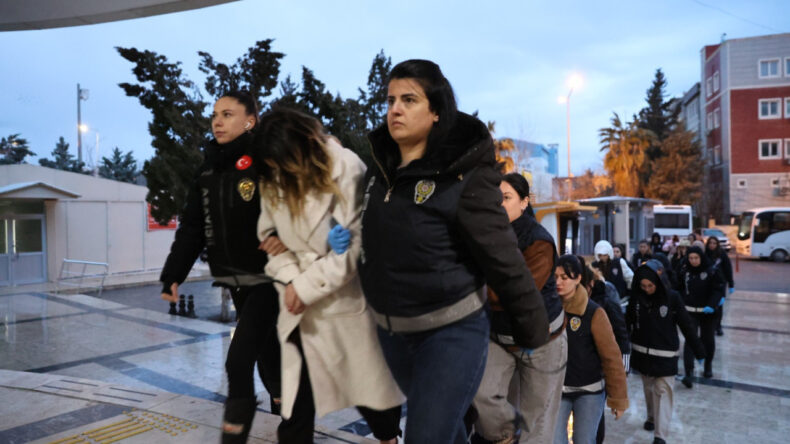 Masaj Salonuna Fuhuş Baskını: 58 Kadın Kurtarıldı