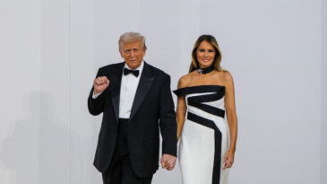 Melania G&uuml;ndem Oldu, G&ouml;sterim İptal Edildi