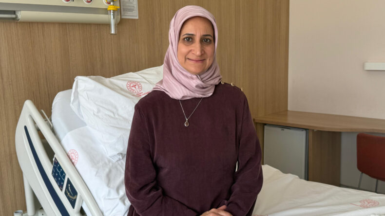 Menopoz belirtisi sandığı karnındaki tümör, 30 santimetre çıktı