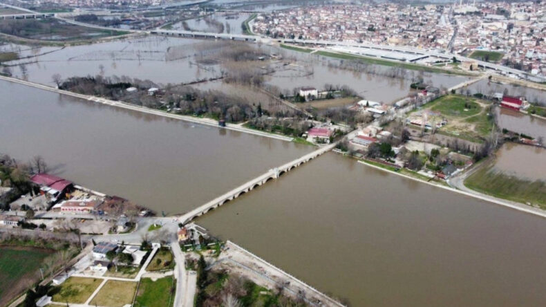 Meri&ccedil; Nehri i&ccedil;in İkaz Seviyesi "Sarı"ya D&uuml;şt&uuml;: Debiler Geriliyor