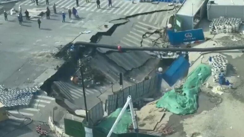 Metro İnşaatında Korkutan Anlar: Yol &Ccedil;&ouml;kt&uuml;