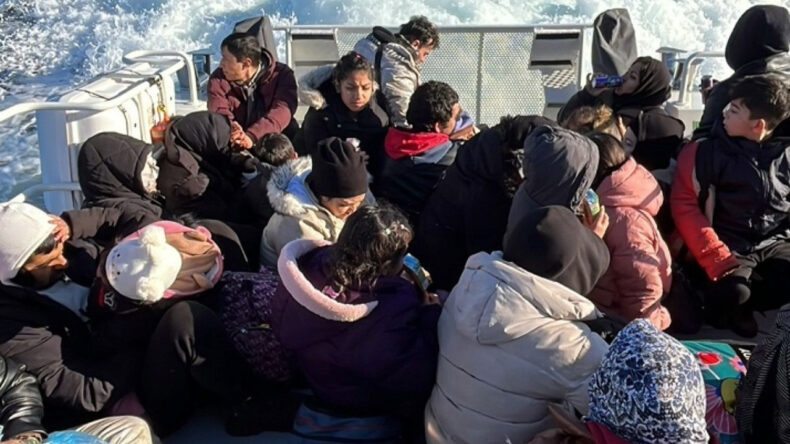 Milas’ta mahsur kalan 44 kaçak göçmen kurtarıldı