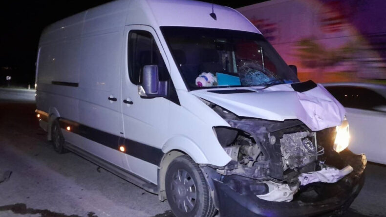 Minib&uuml;se &Ccedil;arpan Motosiklet S&uuml;r&uuml;c&uuml;s&uuml; Hayatını Kaybetti