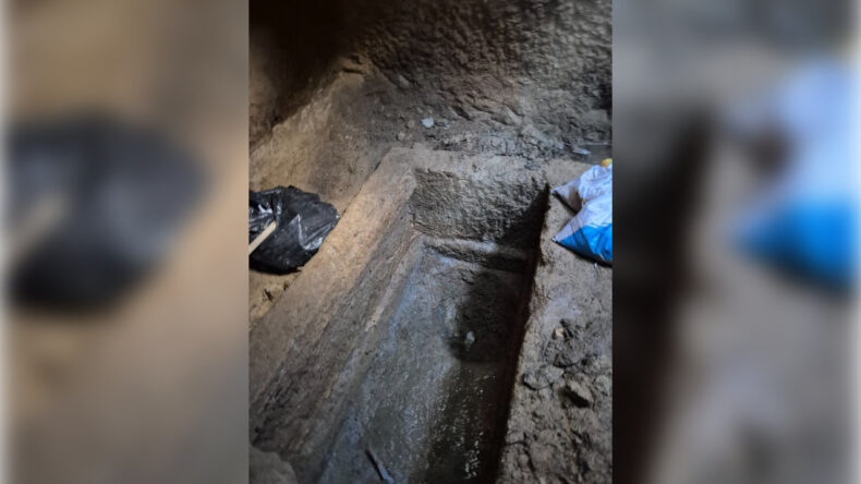 Muğla'da Su İsale Hattı Kazısında Tarihi Lahit Bulundu