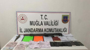 Muğla'da Tefeci ve G&ouml;&ccedil;men Ka&ccedil;ak&ccedil;ılığı Operasyonu: 325 Milyon TL&rsquo;lik Vurgun Ortaya &Ccedil;ıktı