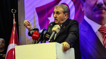Mustafa Destici: En d&uuml;ş&uuml;k emekli maaşı 40 bin TL olmalı