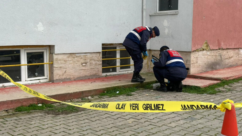 Okulun 4. Katından D&uuml;şen &Ouml;ğrenci Hayatını Kaybetti