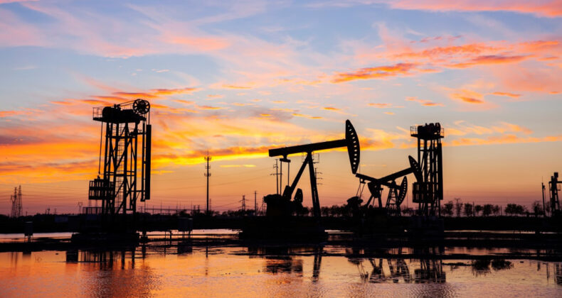 OPEC'in Petrol &Uuml;retimi Ocakta D&uuml;ş&uuml;ş G&ouml;sterdi