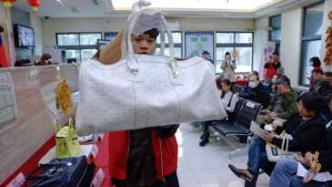 Operasyondan Ele Ge&ccedil;irilen L&uuml;ks &Uuml;r&uuml;nler Satışa &Ccedil;ıktı