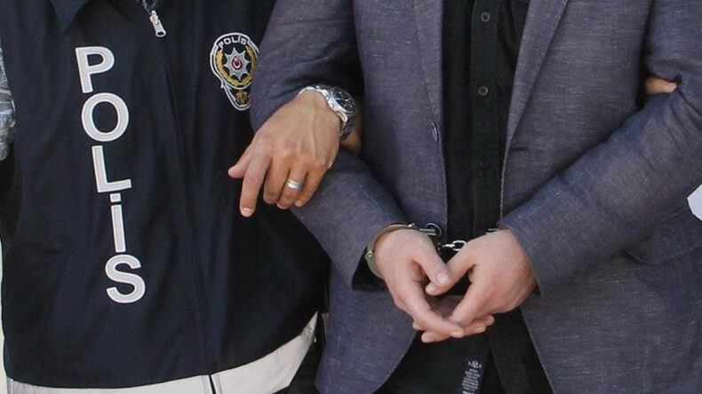 Ortaokuldaki Skandal: &Ouml;ğretmen Tutuklandı