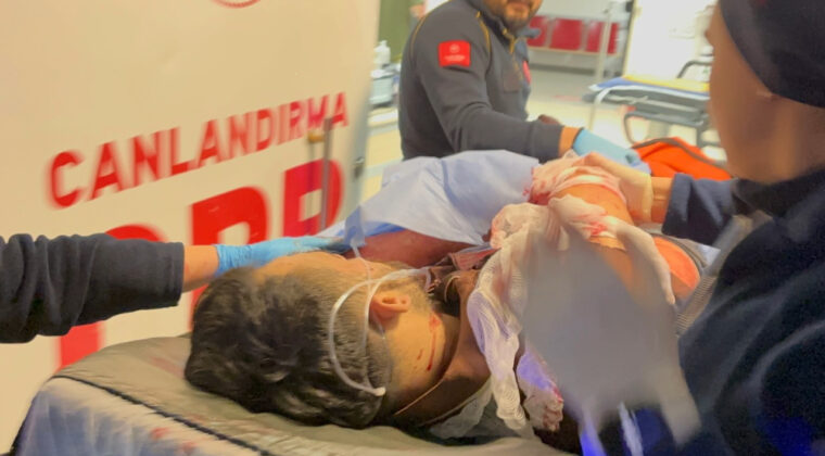 &Ouml;fkeyle attığı yumruk canına mal oluyordu