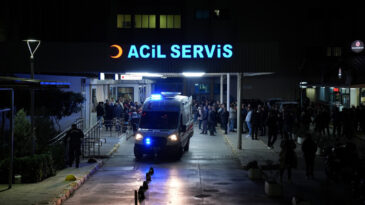 &Ouml;ğretmen Halı Sahada Kalbine Yenildi