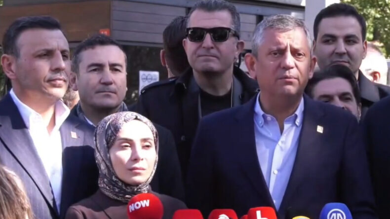 &Ouml;zel, Boğazi&ccedil;i'nde sordu: Neden korkuyorsun?