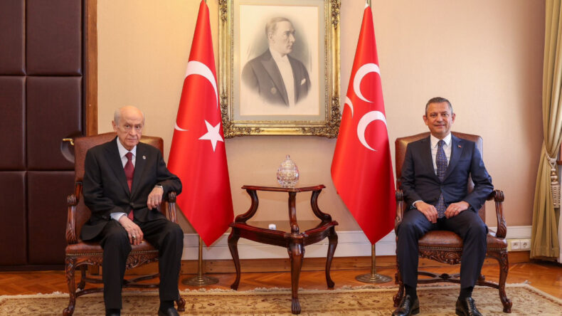 &Ouml;zg&uuml;r &Ouml;zel: Bah&ccedil;eli ya lastikleri ısındırıyor ya da Erdoğan'ın adaylığına karşı &ccedil;ıkacak