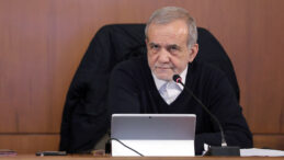 Pezeşkiyan, internet yasaklarına sert &ccedil;ıktı