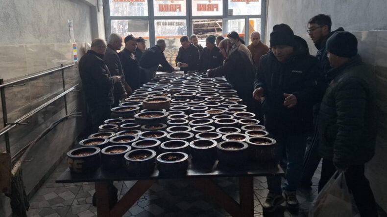 Pişmesi 8 saat süren keşkeğe koşuyorlar