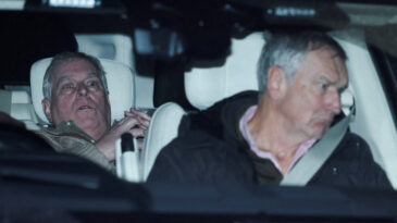 Prens'in &Ccedil;&ouml;k&uuml;ş&uuml;: Y&uuml;z&uuml;ndeki Şok İfadesi Tarihe Ge&ccedil;ti