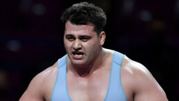 Rıza Kayaalp Altın Madalya ile D&ouml;nd&uuml;!