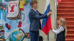 Rus Okulunda M&uuml;fredat Tartışmaları: "El Bombası Kullanmayı &Ouml;ğretiyorlar"