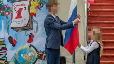 Rus Okulunda M&uuml;fredat Tartışmaları: "El Bombası Kullanmayı &Ouml;ğretiyorlar"