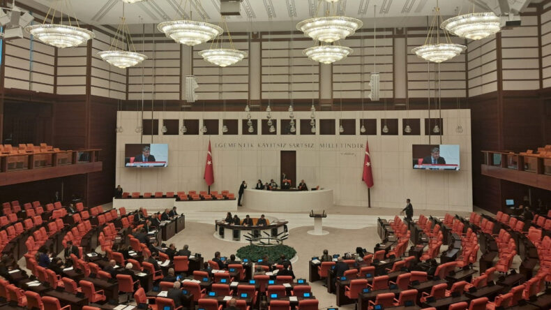 Saadet Partili Atmaca: Teklifle kamuya ait milli parkları istedikleri kişiye verebilmelerinin önünü açıyorlar